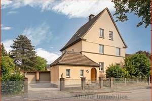 Exklusives Zweifamilienhaus mit zwei separaten Wohnebenen, 236,44 m² Wohnfläche, zwei Garagen  – Die vollständige Adresse der Immobilie erhältst du vom Anbieter., 47178 Vierlinden, Duisburg – Vorschaubild 1