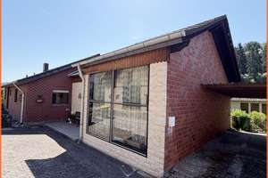 Haus in sonniger Grünblicklage und wohnlich gestalteter Garage mit Nutzungsvielfalt – Die vollständige Adresse der Immobilie erhältst du vom Anbieter., 55592 Raumbach – Vorschaubild 2