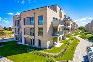 Nur noch dieses Jahr! Degressive AFA mit 5%!
Miet-/Bezugsfertig inkl. Küche u. TG-Stellp. u. Garten – Die vollständige Adresse der Immobilie erhältst du vom Anbieter., 25992 List (Sylt) – Vorschaubild 1