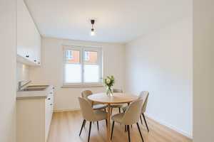 Provisionsfrei! Erstbezug nach Renovierung – Hochparterre-Wohnung in Bestlage – München – Vorschaubild 2