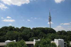 Schwabing-West: Sonnendurchflutete 3-Zimmer Stadtwohnung ganz oben mit Blick auf den Olympiapark