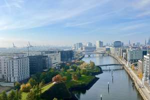 Möblierte 2-Zimmer-Wohnung im ROOTS mit Wasser- & Elbphilharmonie-Blick