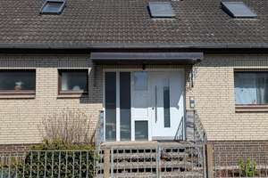 Provisionsfrei – Einfamilienhaus mit Einliegerbereich, Südgarten, Garage & Stellplätzen in Hannover