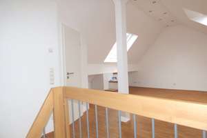 Viel Licht und Gemütlichkeit vereint! Moderne Maisonettewohnung mit Balkon in Bredeney. – Die vollständige Adresse der Immobilie erhältst du vom Anbieter., 45133 Bredeney, Essen – Vorschaubild 12