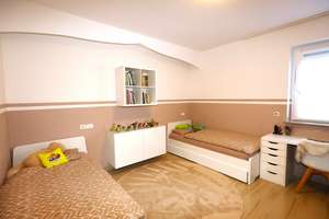 Attraktive Maisonette mit 6 Zimmern und zwei eigenen Eingängen in begehrter Lage von Hagen-Eckesey – Die vollständige Adresse der Immobilie erhältst du vom Anbieter., 58089 Vorhalle, Hagen – Vorschaubild 6