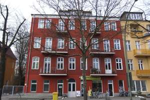 Charmante Altbauwohnung mit großzügigem Hof, Gartenidylle und gewachsener Hausgemeinschaft