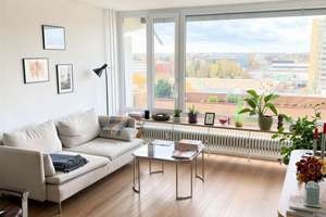 Vermietete 2-Zimmer Wohnung mit traumhaftem Fernblick | Zentrale Lage in München-Moosach – Die vollständige Adresse der Immobilie erhältst du vom Anbieter., 80993 Alt-Moosach, München – Vorschaubild 1