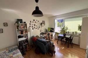 Helles, gepflegtes Apartment im Regensburger Westen
zum 01.11.2026 frei oder 4% Rendite
