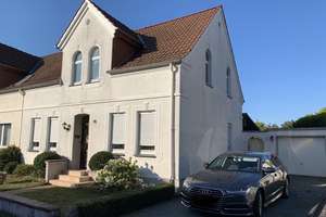 Traumhaft Wohnen am Schloss - Doppelhaushälfte mit 4-6 Zimmern in Paderborn