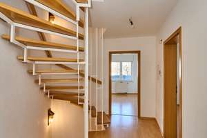 Attraktives Reihenendhaus mit 2 Garagen und kleinem Garten (2 Wohnbereiche möglich) – Die vollständige Adresse der Immobilie erhältst du vom Anbieter., 94315 Kernstadt, Straubing – Vorschaubild 12