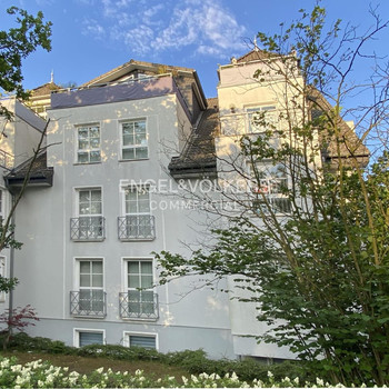 Helles Büro mit Balkonen nahe Waldsee in Hermsdorf