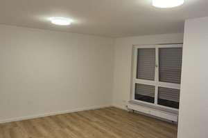 2 Zimmerwohnung (komplett saniert mit neuer Einbauküche) in ruhiger Lage!