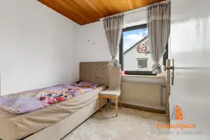 ImmoSpace *** TRAUMHAFTES WOHNEN IN RUHIGER LAGE ***DOPPELHAUSHÄLFTE MIT GARTEN *** – Augsburg (Kreis) – Vorschaubild 7