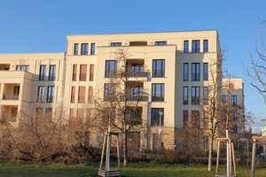 Stilvolle 4-Zimmer-Dachgeschosswohnung mit geh. Innenausstattung mit EBK in Berlin Prenzlauer Berg – Lichtburgring 16, 13355 Berlin – Vorschaubild 1