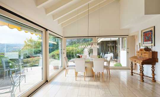 Architektur trifft Wohnkomfort – einzigartiges Einfamilienhaus mit Sonnenterrasse und Waldpanorama