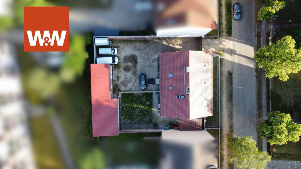 Immobilie in Jüterbog - Saniertes und freistehendes Einfamilienhaus mit Nebengelass und Einliegerwohnung zu verkaufen! - Bild 1