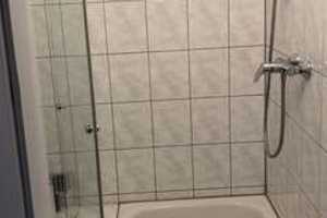 Exklusive, gepflegte 4-Zimmer-DG-Wohnung mit geh. Innenausstattung mit Balkon und EBK – Blasiusstrasse 14, 40221 Düsseldorf – Vorschaubild 9