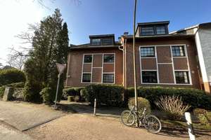 Sasel, schöne 4 Zimmerwohnung mit Tiefgarage in zentraler Lage