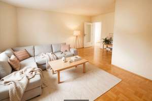 Stilvolle, frei stehende Villa ! Exklusiver Erstbezug eines neu sanierten Apartments in Blasewitz !
