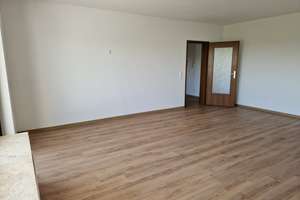 Neu renovierte, helle 2-Zimmer Wohnung mit Balkon und TG-Stellplatz Neureut – Die vollständige Adresse der Immobilie erhältst du vom Anbieter., 76149 Neureut, Karlsruhe – Vorschaubild 3