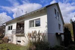 Großes Einfamilienhaus mit Einliegerwohnung in direkter Feldrandlage - von privat! – Wetteraukreis – Vorschaubild 2