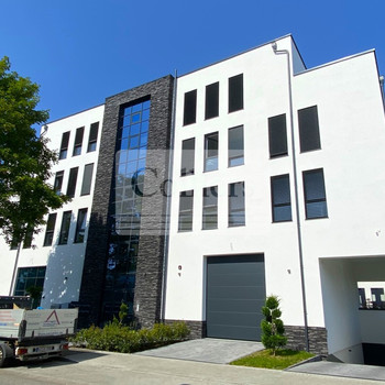 Klimatisiertes Büro mit hochwertiger Ausstattung!