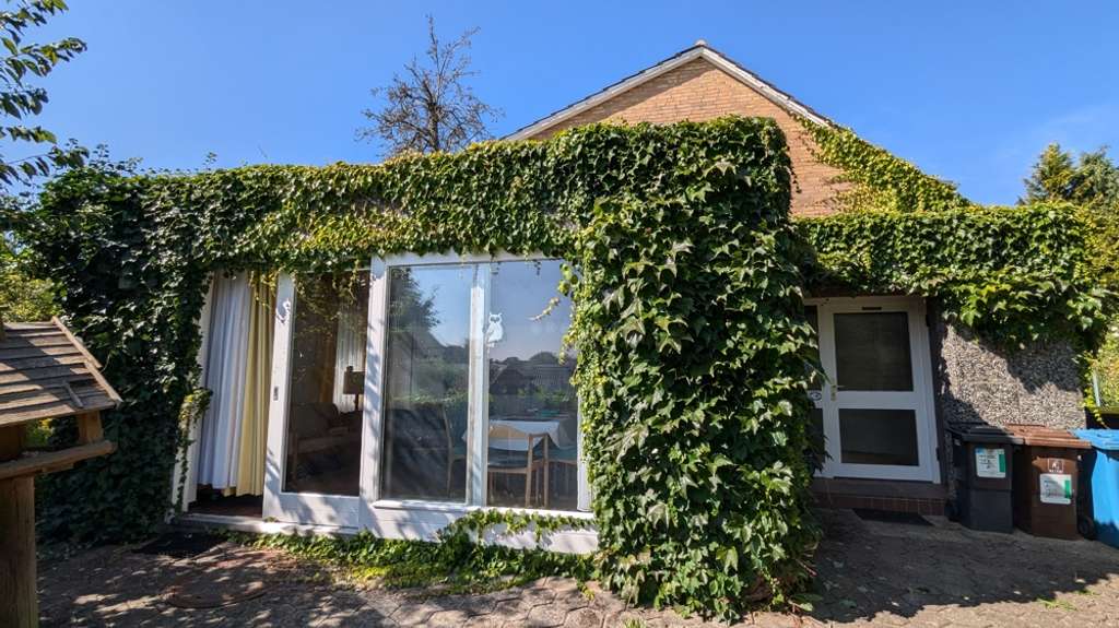 Immobilie in Reinfeld - Reinfeld : mod. bed. Architektenhaus mit Garage und Vollkeller auf großem Grundstück (mit Bauoption  - Bild 2