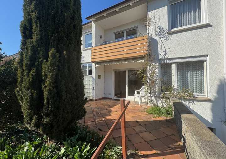 Hübsches Reihenhaus mit großem Garten in schöner Wohnlage.