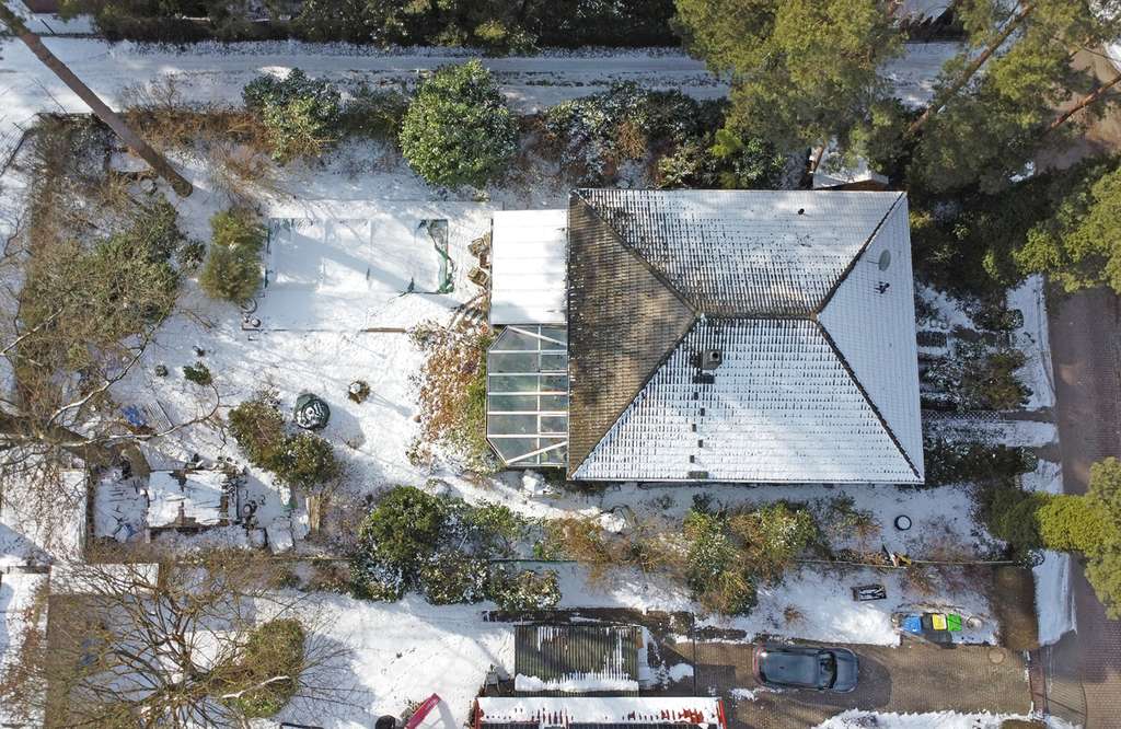 Immobilie in Petershagen/Eggersdorf - ✨Haus zum halben Preis – Traumhaftes Einfamilienhaus mit Wintergarten, & Pool - Bild 1