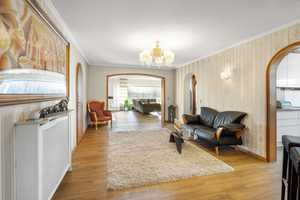 Exklusive Bungalow Villa mit WOW-EFFEKT! Pool, Sauna, Riesengarten, PV und viiiiiel Platz! – Reutlingen (Kreis) – Vorschaubild 4