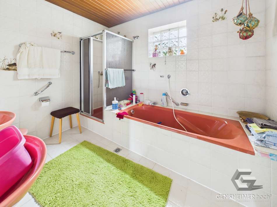 Badezimmer im Obergeschoss