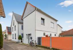 Ansicht Haus mit Anbau