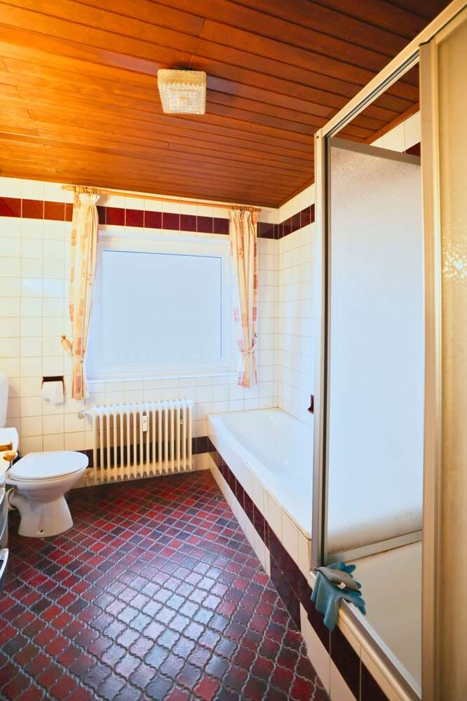 Immobilie in Lahnstein - 4-Parteien Mehrfamilienhaus mit Garage, Stellplätzen, Garten u. Terrasse in Lahnstein-Frierichssegen - Bild 8