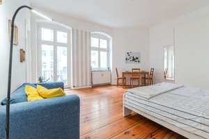 Altbauwohnung mit Balkon am Volkspark Friedrichshain