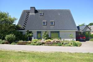 Außergewöhnliches Einfamilienhaus mit viel Platz auf Traumgrundstück in ruhiger Feldrandlage – Die vollständige Adresse der Immobilie erhältst du vom Anbieter., 24241 Blumenthal – Vorschaubild 2