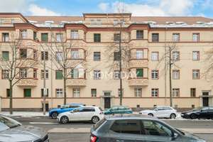 Komfortable 4-Zimmer-Wohnung mit Loggia und Stellplatz