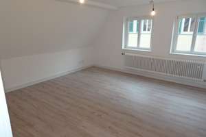 Esslingen-Altstadt: Schöne 4-Zimmer DG Wohnung – Die vollständige Adresse der Immobilie erhältst du vom Anbieter., 73728 Innenstadt, Esslingen am Neckar – Vorschaubild 2