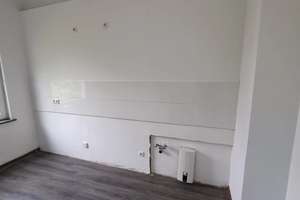Sehr schöne, geräumige 1,5 Zimmer Wohnung in Wuppertal – Die vollständige Adresse der Immobilie erhältst du vom Anbieter., 42275 Oberbarmen, Wuppertal – Vorschaubild 4