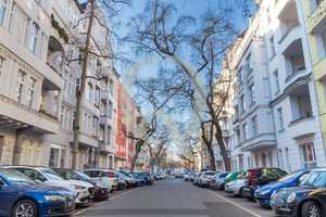 VIDEO: Altbaucharme nahe Ku´damm - Holzdielen, hohe Decken & Balkon – Berlin – Vorschaubild 21