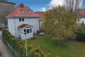 Einfamilienhaus in ruhiger Lage in Lübeck Schlutup – Die vollständige Adresse der Immobilie erhältst du vom Anbieter., 23568 Schlutup, Lübeck – Vorschaubild 2