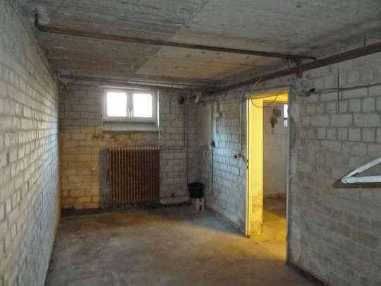 Sanierungsbedürftiges Reihenhaus in ruhiger Lage - Bild 23
