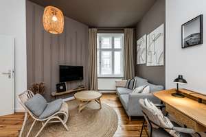 BEZUGSFREIE 2 ZIMMER ALTBAUWOHNUNG IN PRENZLAUER BERG – Erich-Weinert-Straße 16, 10439 Prenzlauer Berg, Berlin – Vorschaubild 2