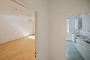 Wohnen am Ludwigkirchplatz: 3 Zi-Whg mit Aufzug Balkon u Stellplatz – 10719 Wilmersdorf, Berlin – Vorschaubild 4