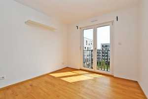 AIGNER - Lichtdurchflutete, moderne 2-Zimmer-Wohnung mit großem Südbalkon in ruhiger Lage von Aubing – München – Vorschaubild 2