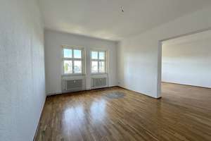 Bezugsfreie 3-Zimmer-Wohnung im Henselmannbau, unweit dem Strausberger Platz ***Lift***Wannenbad*** – Die vollständige Adresse der Immobilie erhältst du vom Anbieter., 10243 Friedrichshain, Berlin – Vorschaubild 3