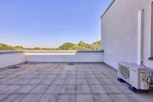 Sehr helle DG-Wohnung mit Dachterrasse, Balkon und Klimaanlage – An der Radrennbahn 13, 68167 Neckarstadt-Ost/Wohlgelegen, Mannheim – Vorschaubild 5