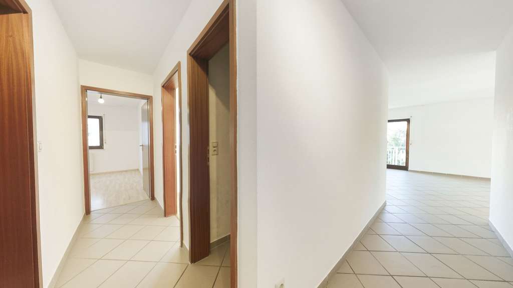 Immobilie in Östringen - Großzügige 3 Zimmer Wohnung mit Weitblick - Bild 3
