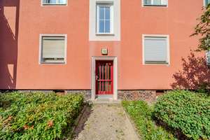 Attraktive 3,5-Zimmer-Wohnung mit Balkon und Stellplatz in begehrter Wohnlage von Berlin-Spandau – Die vollständige Adresse der Immobilie erhältst du vom Anbieter., 13585 Spandau (Ortsteil), Berlin – Vorschaubild 2