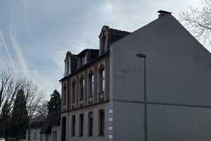 2-Fam.-Haus mit viel Wohnfläche... kurzfristig zu beziehen! – Duisburg – Vorschaubild 1