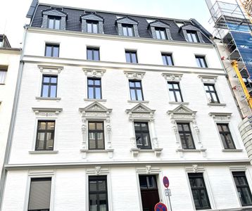Erstbezug Altbauperle Pempelfort! Stilvoll kernsanierte 3 Zi.-Beletage mit Balkon u. Aufzug